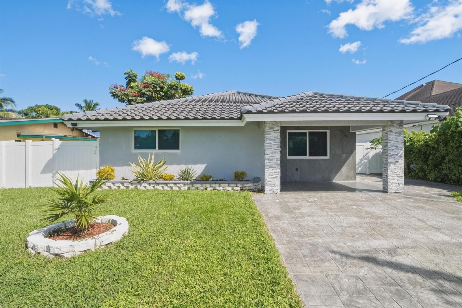 4440 SW 26th Avenue photo 1