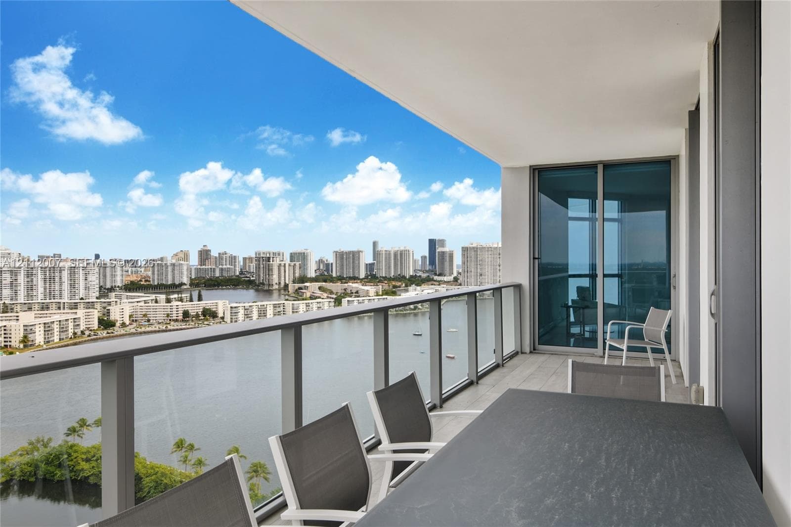 17301 Biscayne Blvd 2002 photo 2