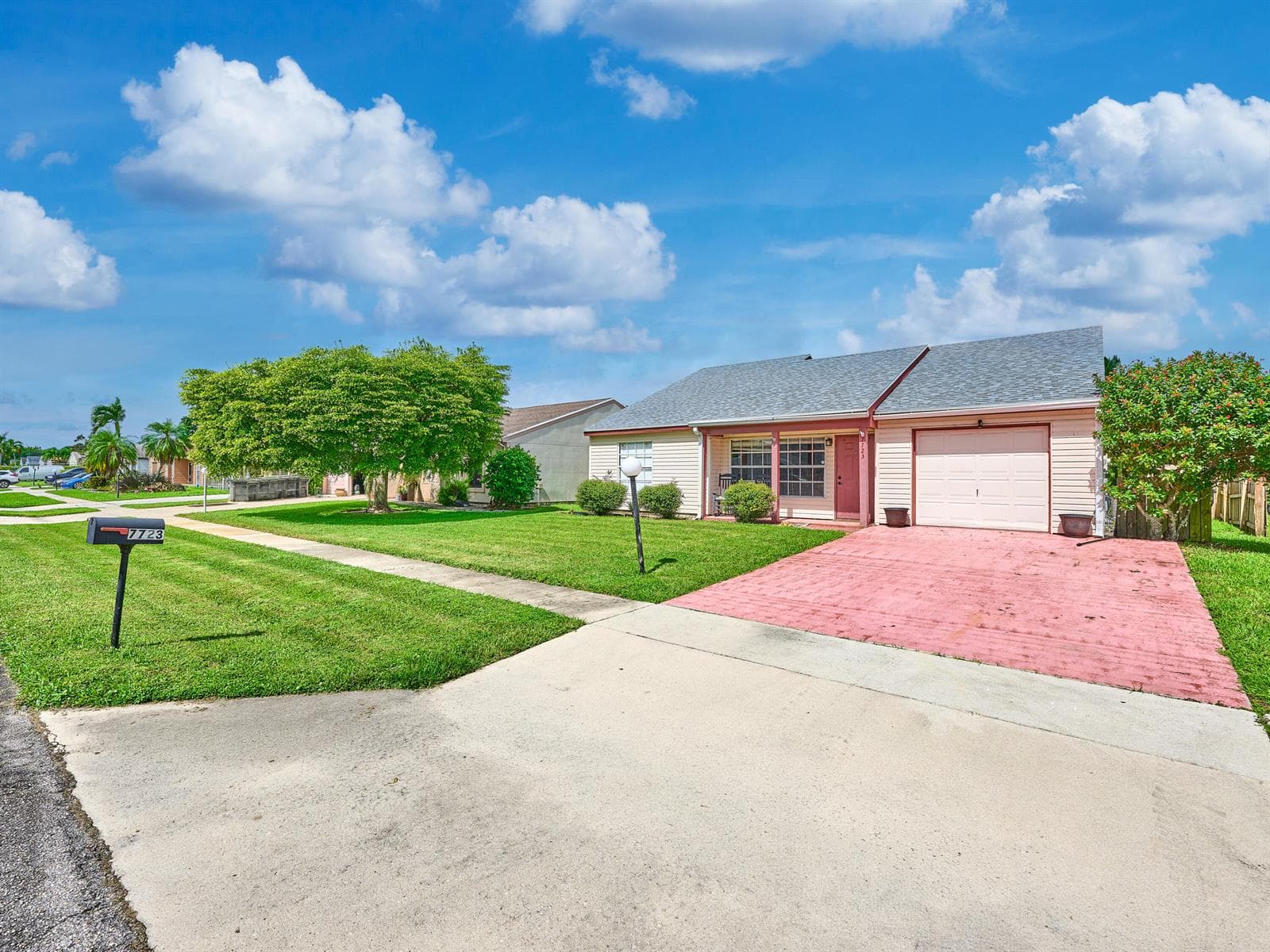 7723 CANAL Drive photo 1