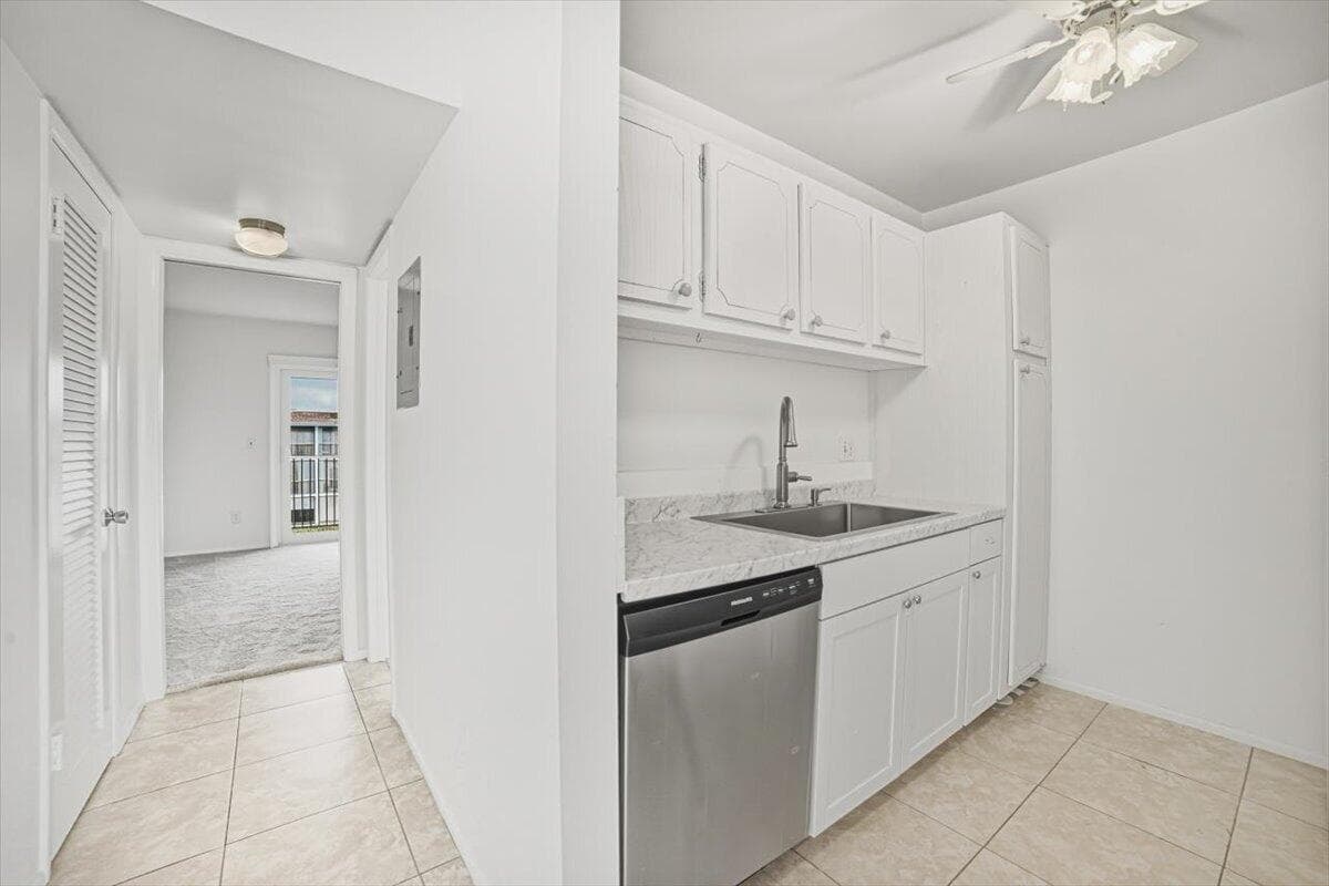 131 Doolen Court 306 photo 11