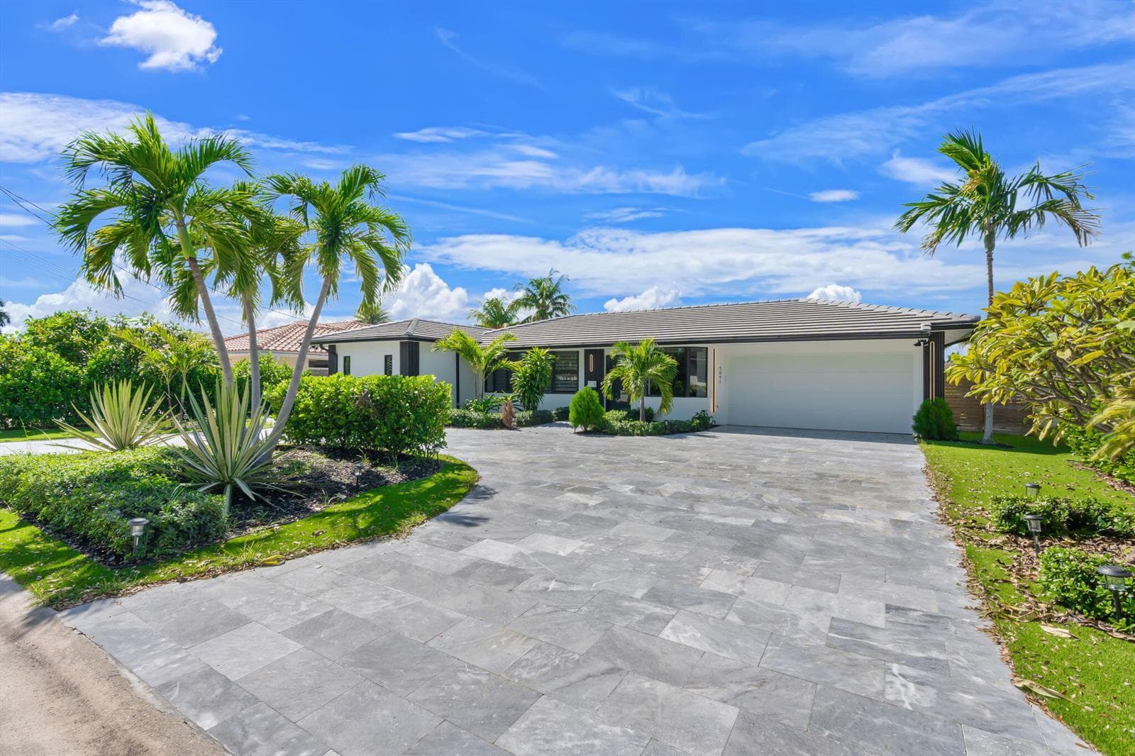 5641 BAYVIEW Drive photo 2