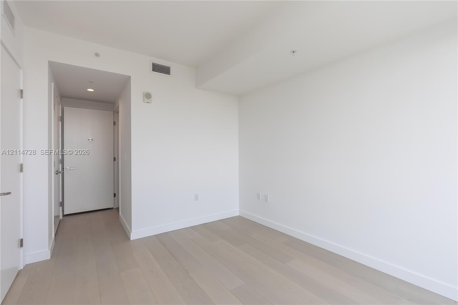 9201 E Bay Harbor Dr 603 photo 13