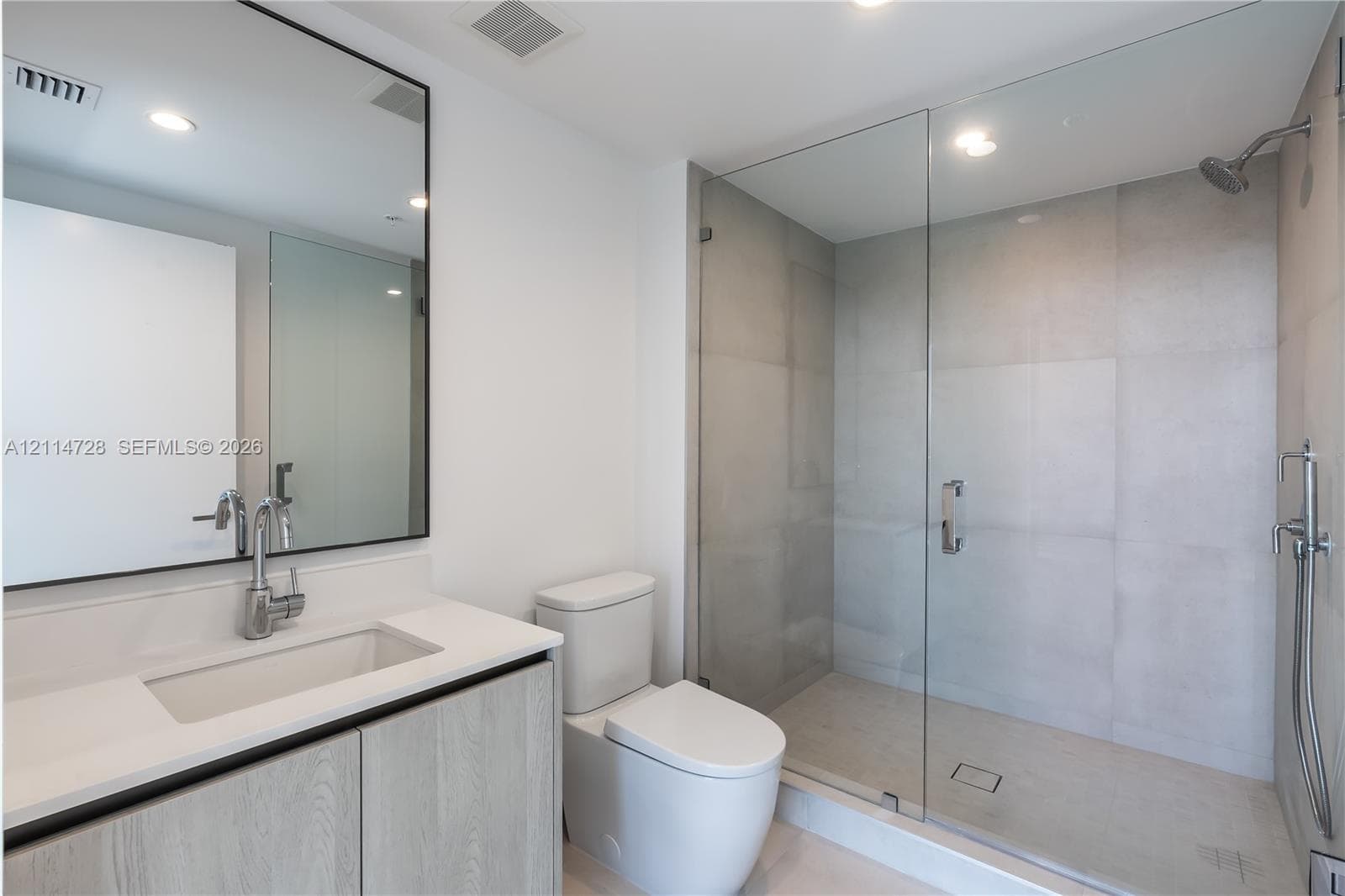 9201 E Bay Harbor Dr 603 photo 17