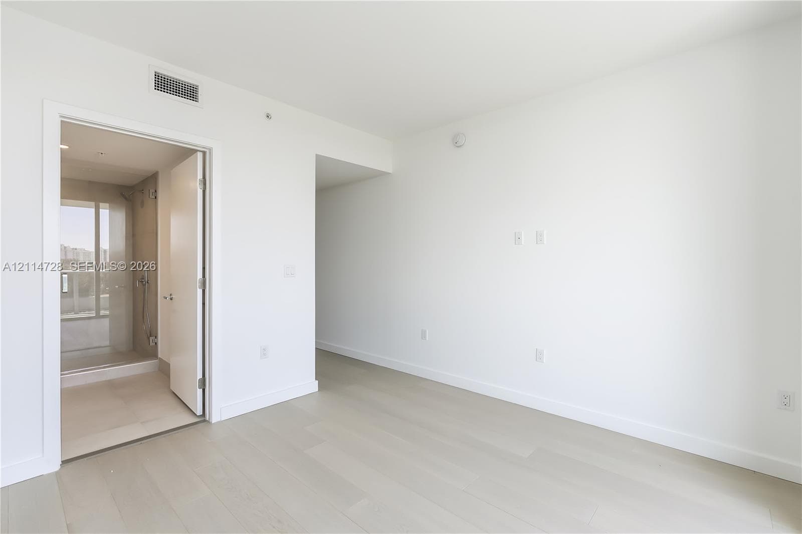 9201 E Bay Harbor Dr 603 photo 16