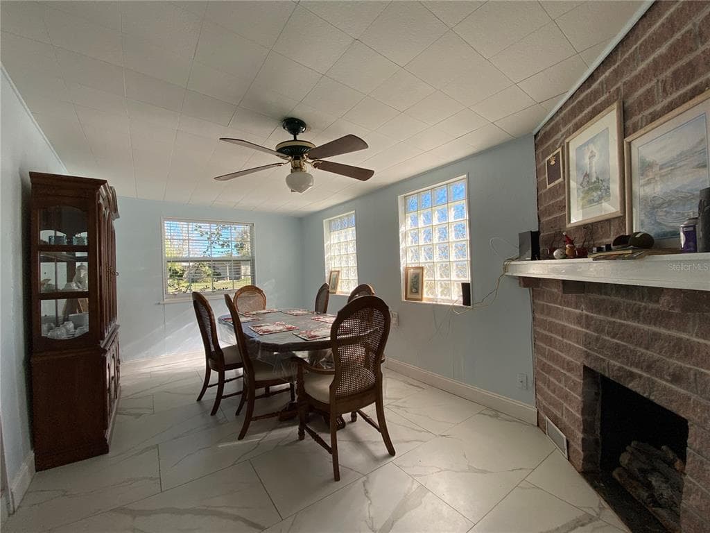 910 LAKE AVENUE photo 8