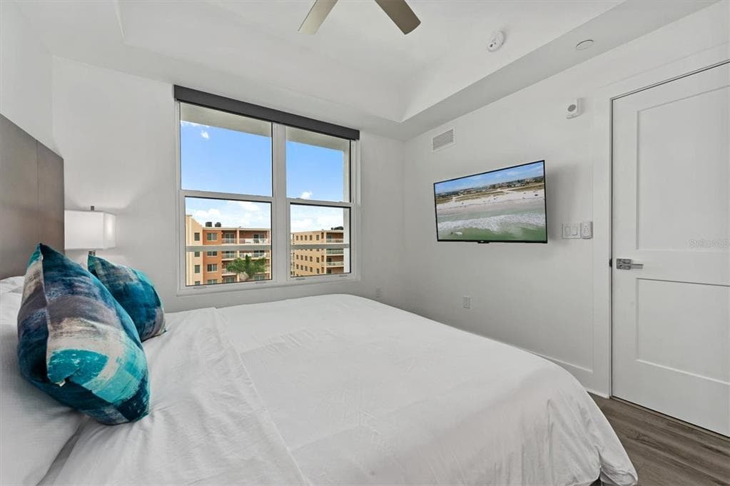 11500 GULF BOULEVARD 610 photo 21