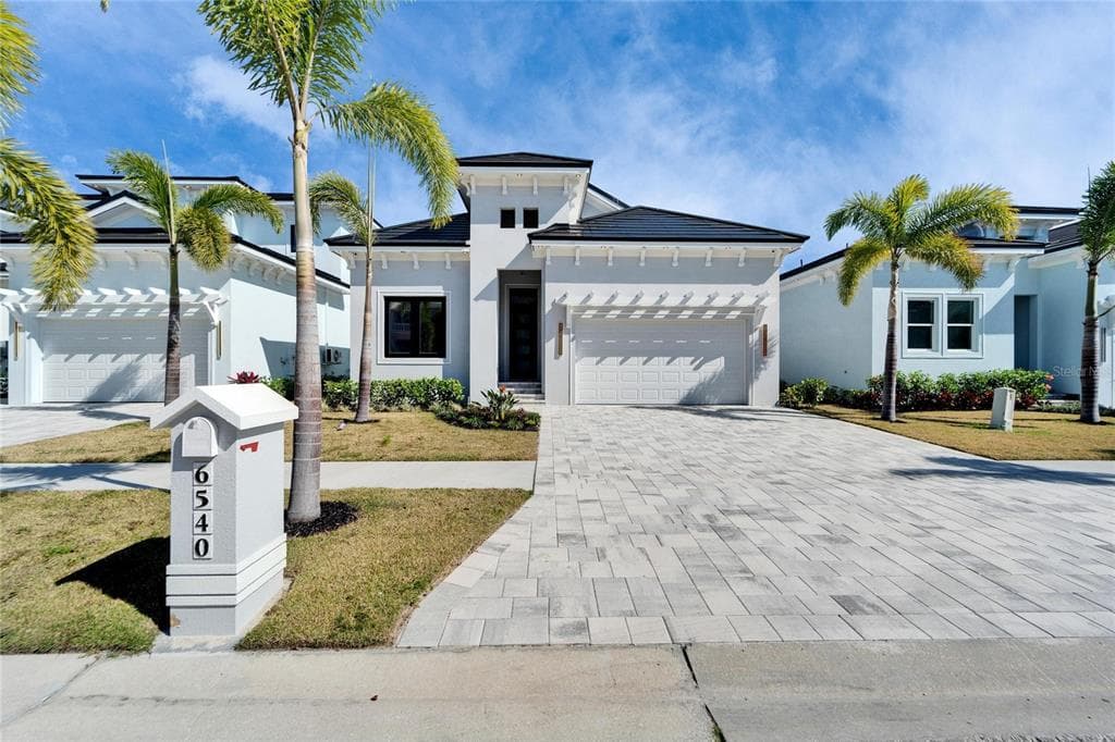 6540 SIMONE SHORES CIRCLE photo 1