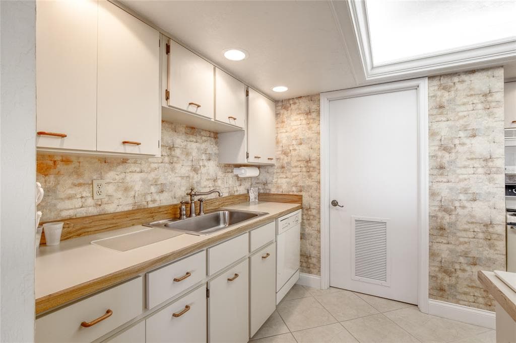 1513 OCEAN SHORE BOULEVARD 3C photo 8