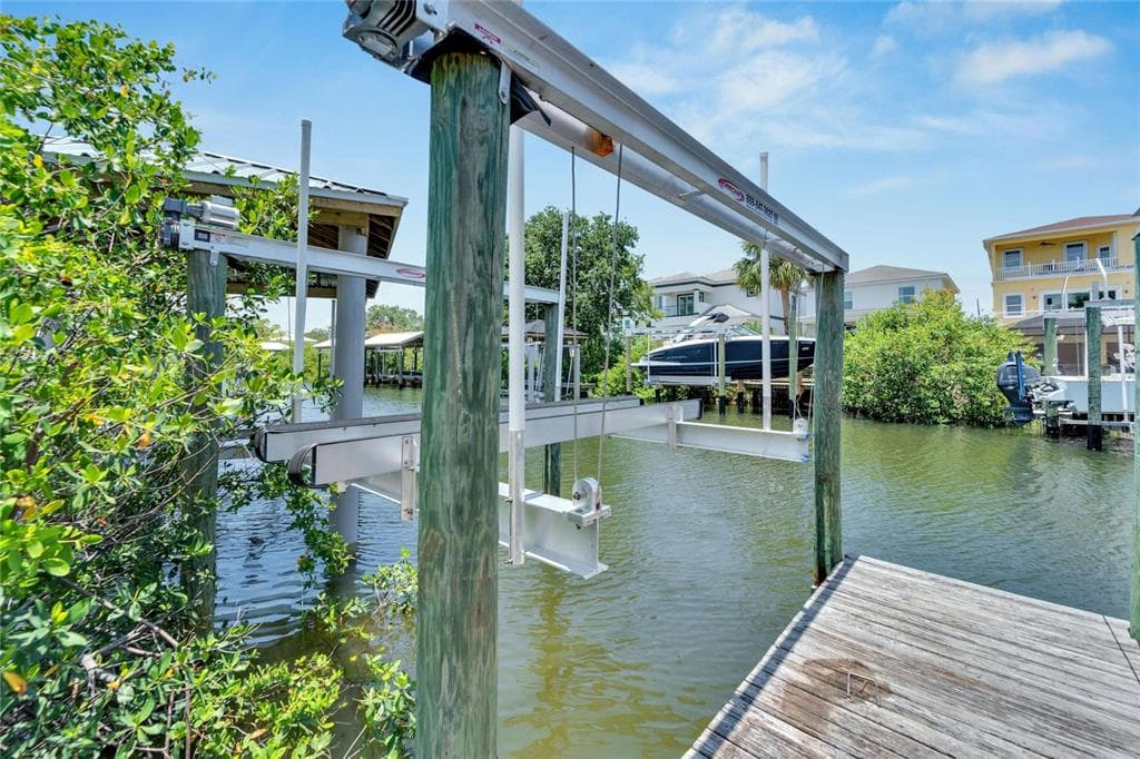 517 TREVISO DRIVE photo 3
