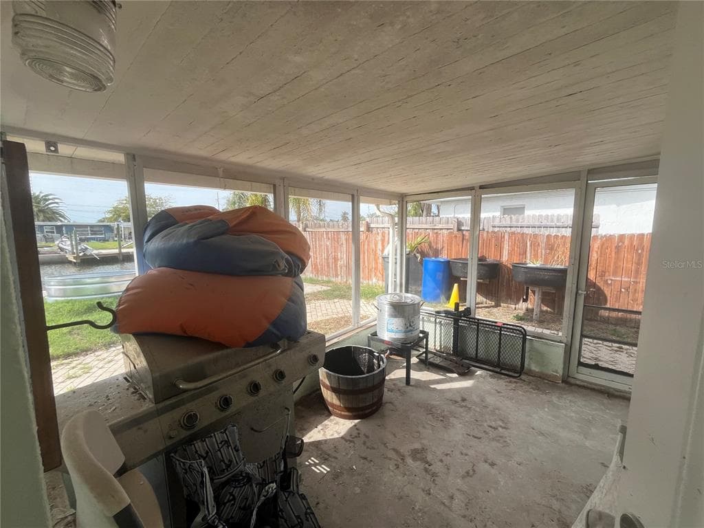 13639 FRANCES AVENUE photo 10