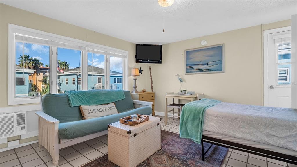 483 E SHORE DRIVE D4 photo 6