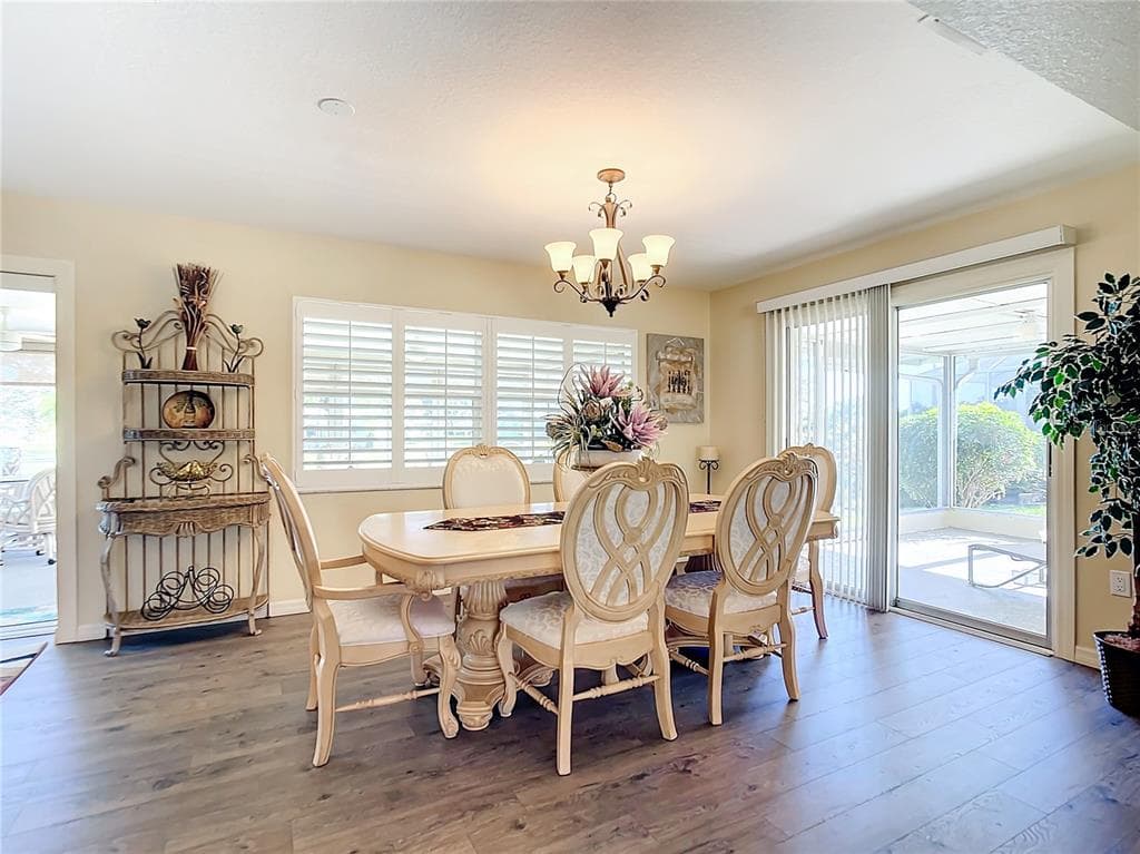 4 WINDSOR DRIVE photo 21
