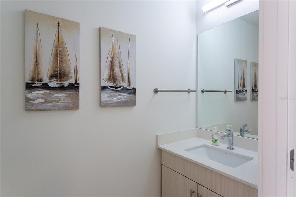 1709 N TAMIAMI TRAIL 215 photo 17