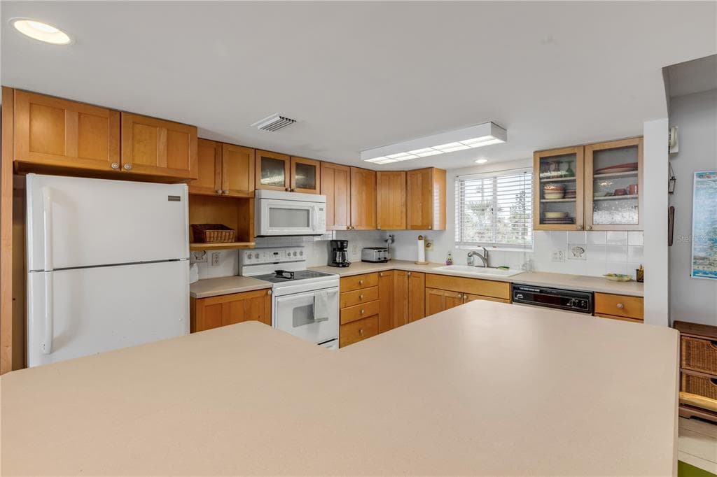 815 OCEAN SHORE BOULEVARD U9A photo 12