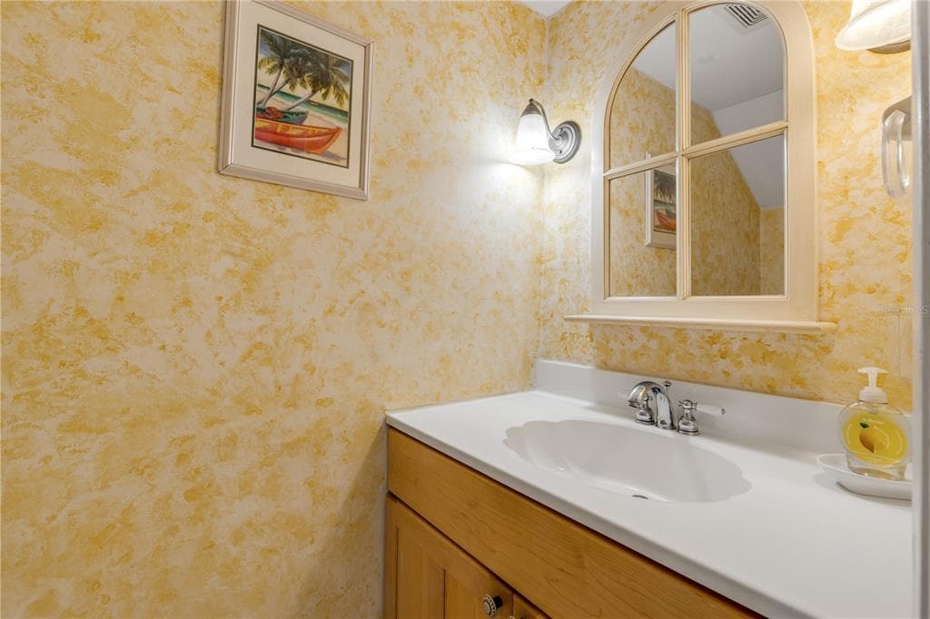 815 OCEAN SHORE BOULEVARD U9A photo 22