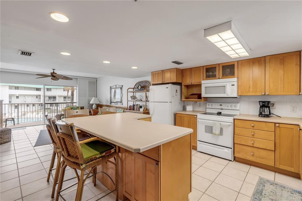 815 OCEAN SHORE BOULEVARD U9A photo 9