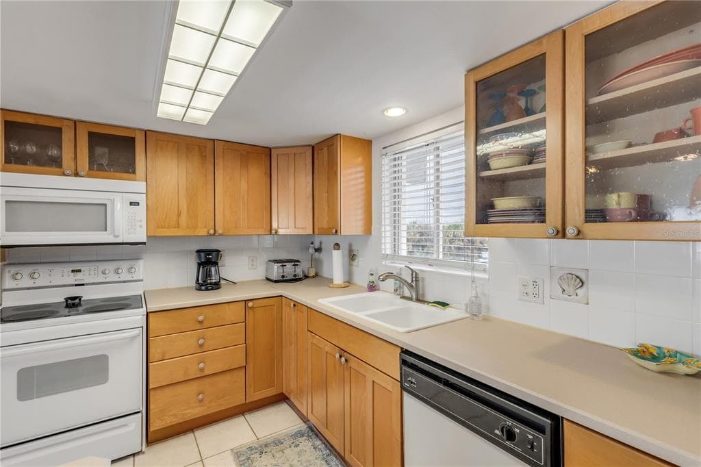 815 OCEAN SHORE BOULEVARD U9A photo 15