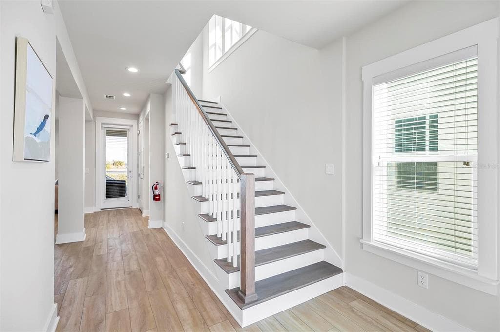 202 SURFVIEW LANE photo 6