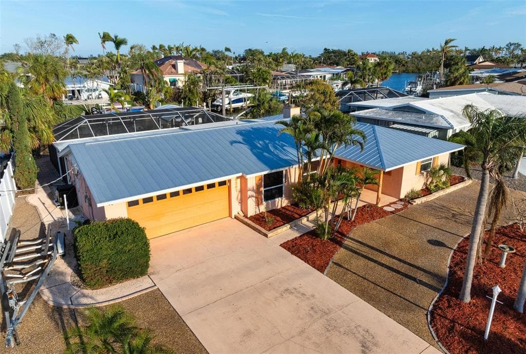5207 BIMINI DRIVE photo 2