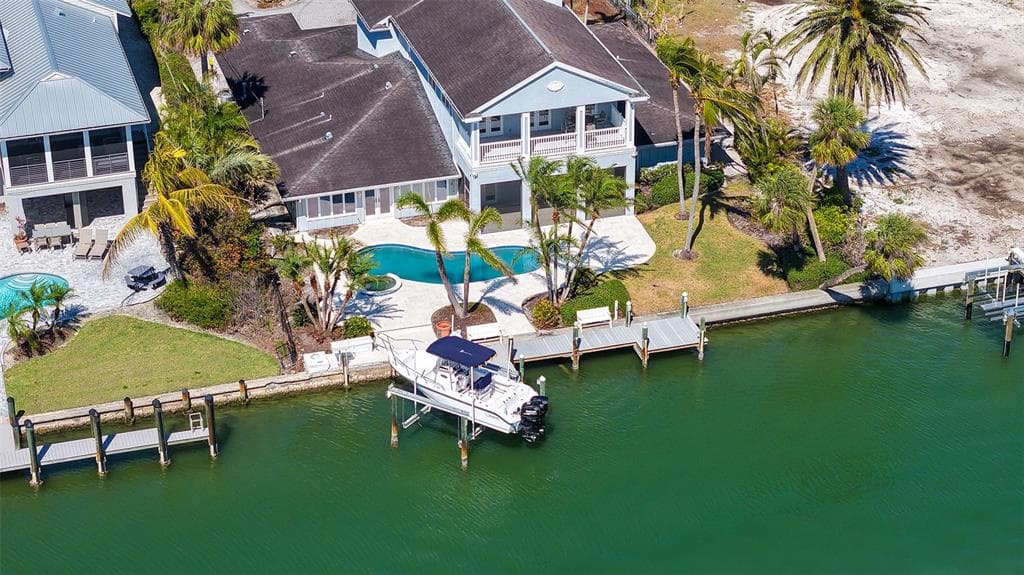 732 SIESTA DRIVE photo 22