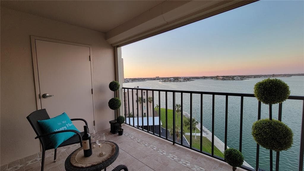7700 SUN ISLAND DRIVE S 608 photo 12