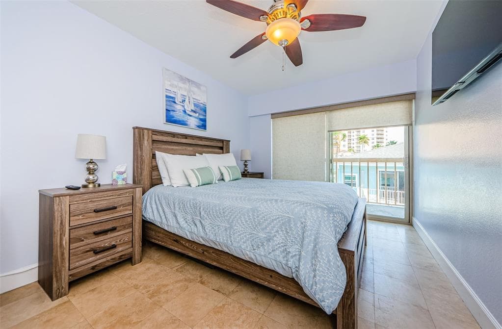 479 E SHORE DR 8 photo 23