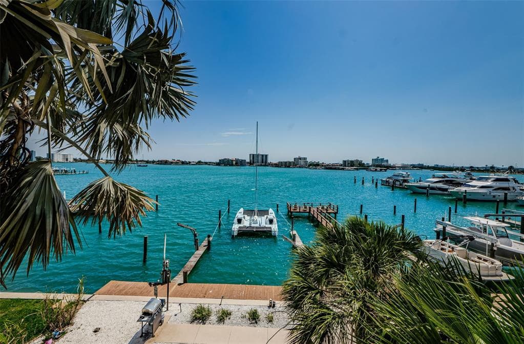 479 E SHORE DR 8 photo 2