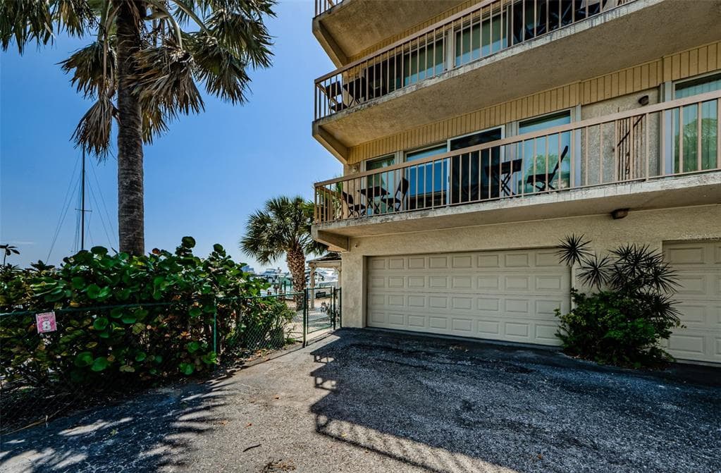 479 E SHORE DR 8 photo 6