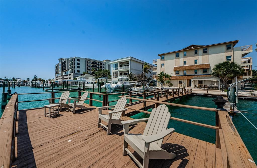 479 E SHORE DR 8 photo 1