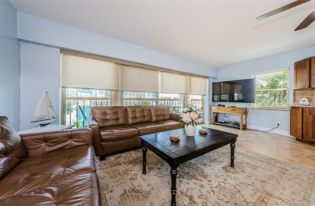 479 E SHORE DR 8 photo 10