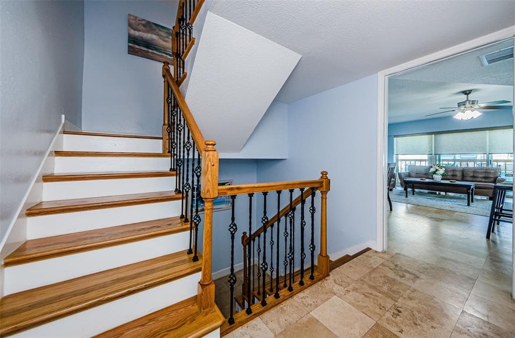 479 E SHORE DR 8 photo 21