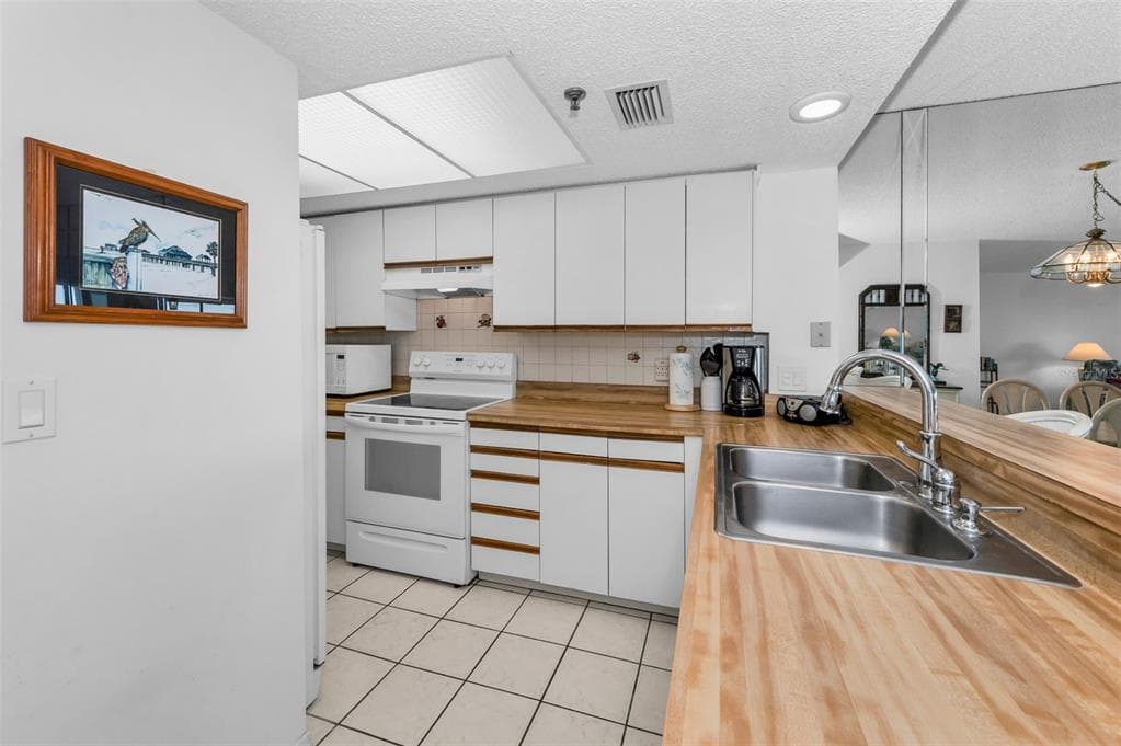 19925 GULF BOULEVARD 503 photo 15