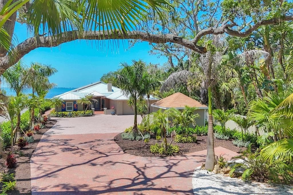 3931 BAY SHORE ROAD photo 2