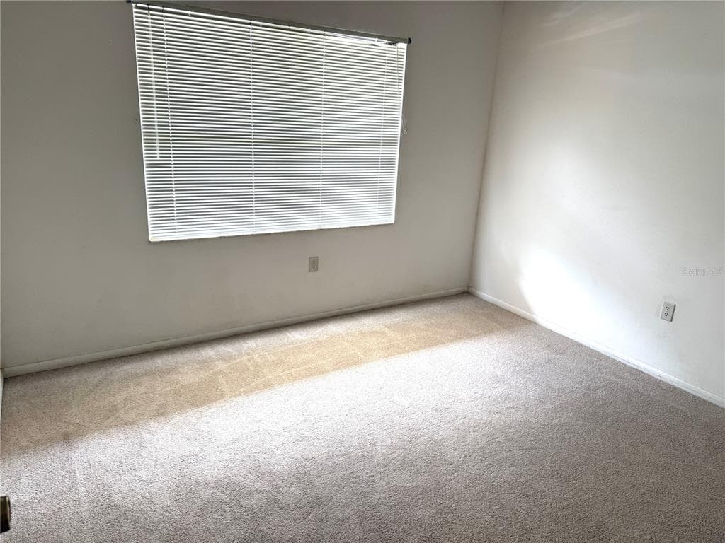 425 30TH AVENUE W C204 photo 17
