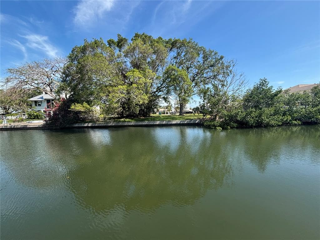 4411 DOLPHIN LANE photo 21
