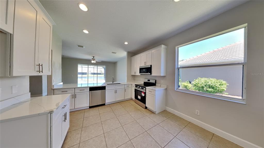 2416 CARAWAY DRIVE photo 3