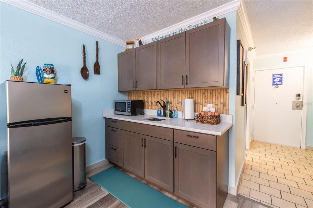 2043 S ATLANTIC AVENUE 105 photo 4