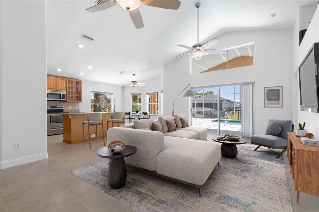 6 CROSSLEAF COURT E photo 9