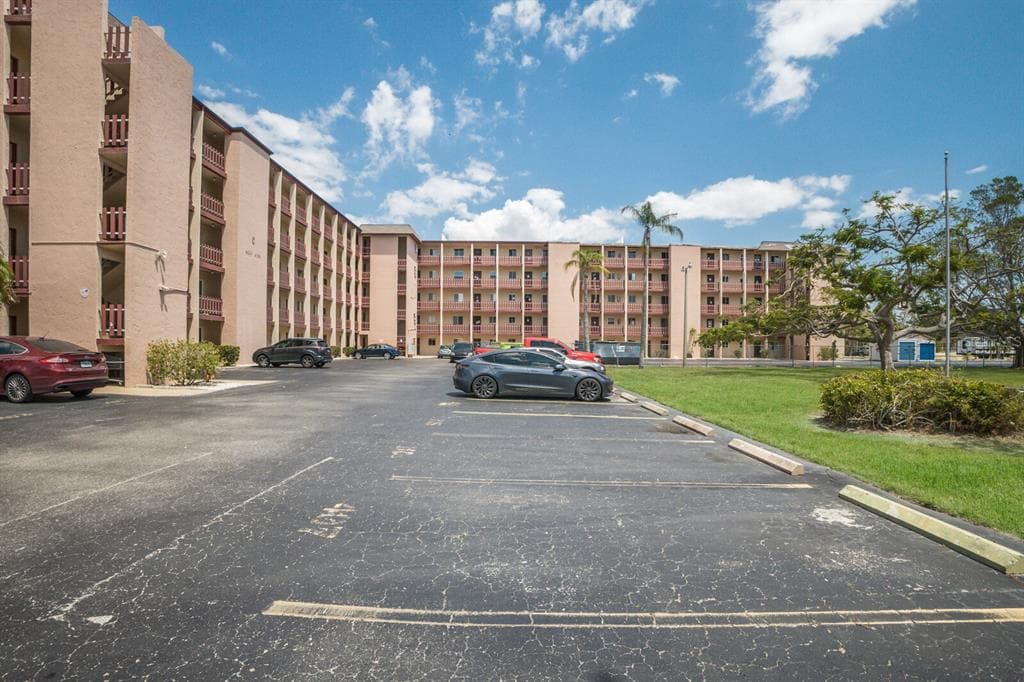 4015 LAKE BAYSHORE DRIVE 108 photo 2
