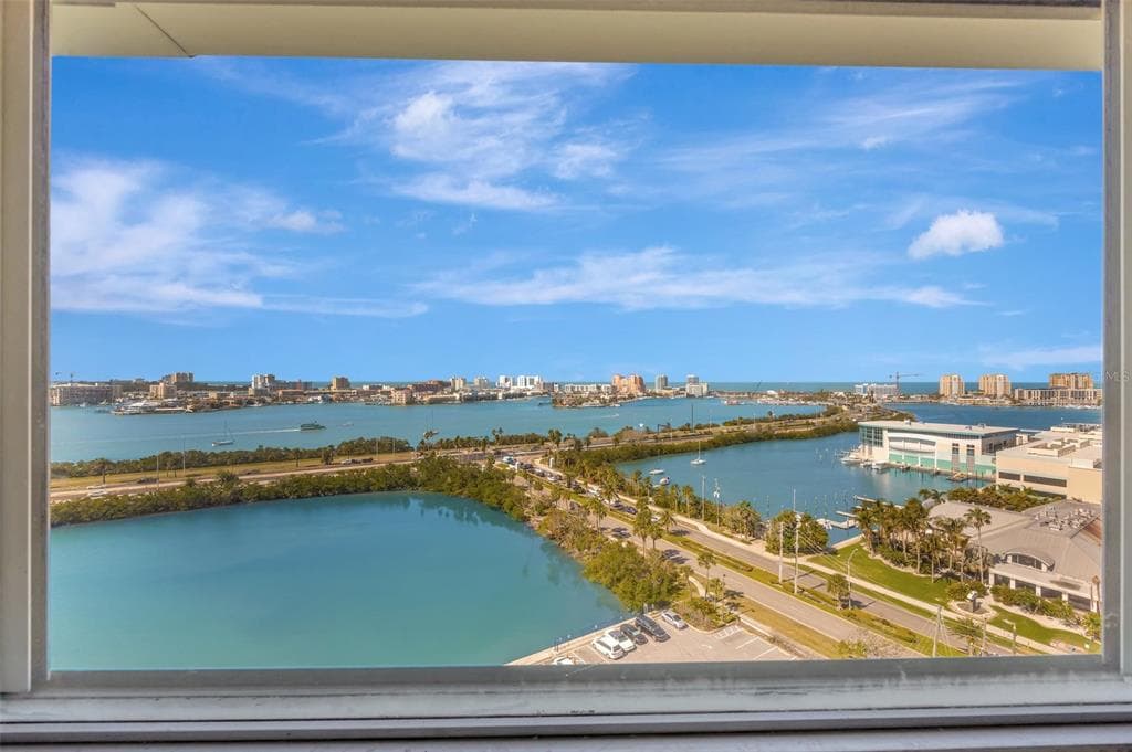 31 ISLAND WAY 1403 photo 15