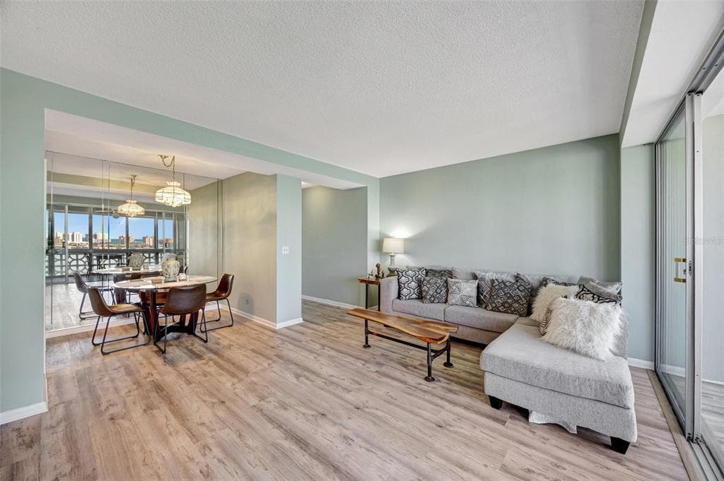 31 ISLAND WAY 1403 photo 21