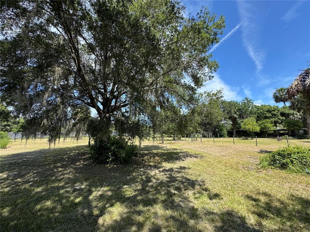 850 MENTON ROAD photo 25