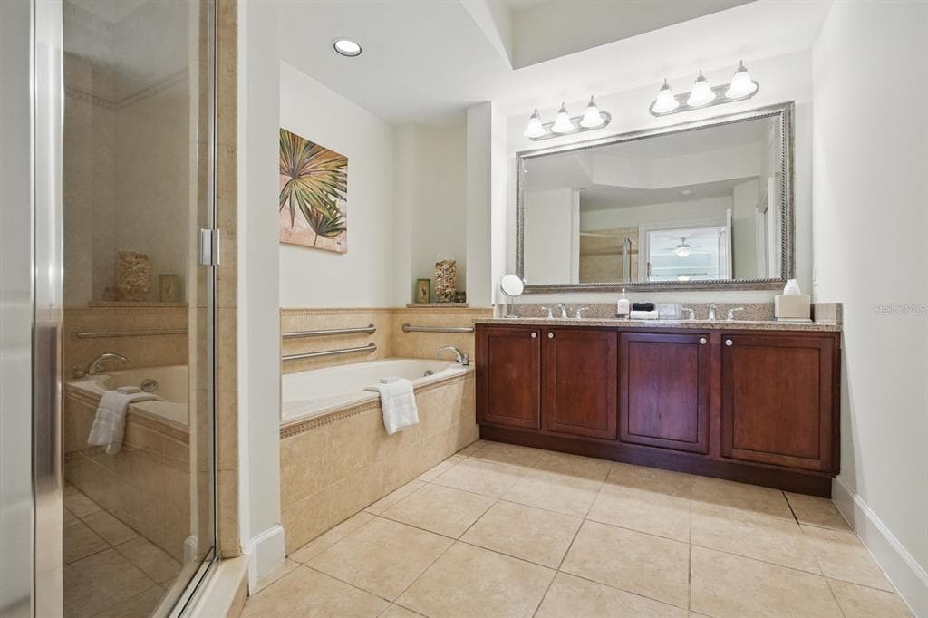 102 YACHT HARBOR DRIVE 263 photo 18