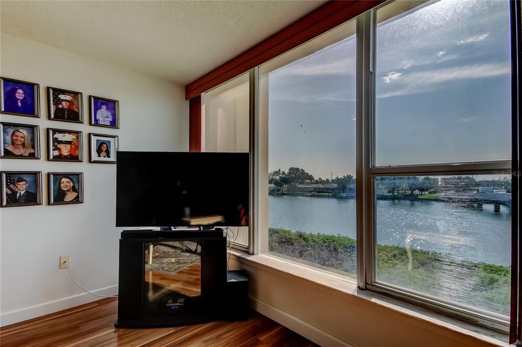 7465 BAY ISLAND DRIVE S 213 photo 6