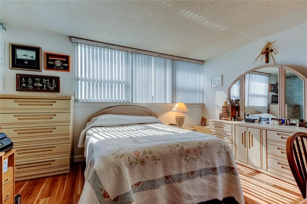 7465 BAY ISLAND DRIVE S 213 photo 18