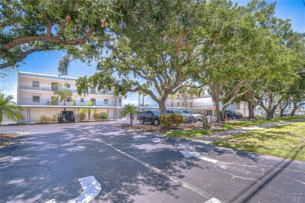 340 PINELLAS BAYWAY S 304 photo 3