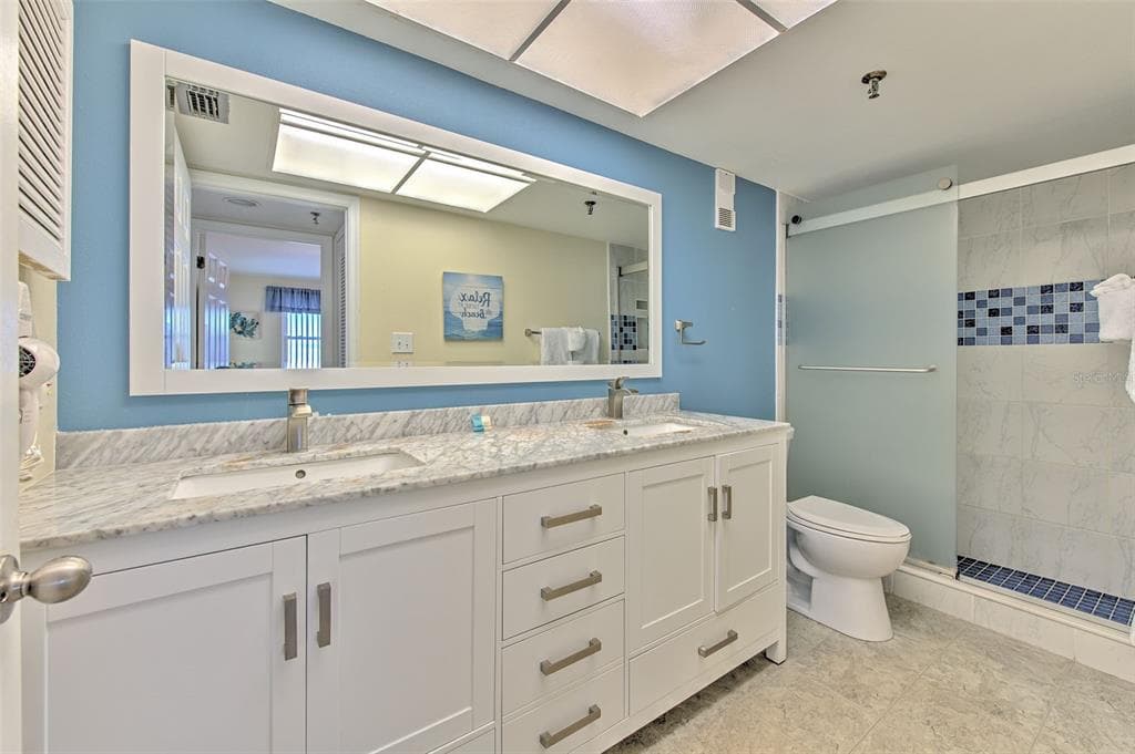 17450 GULF BOULEVARD 103 photo 24