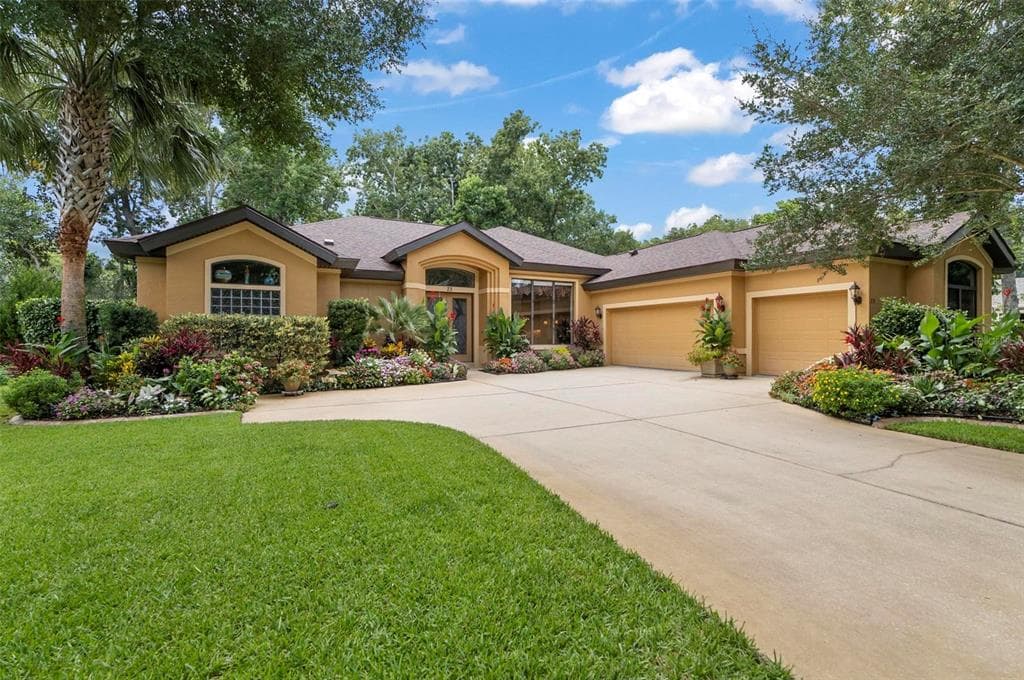 23 CREEKSIDE DRIVE photo 1