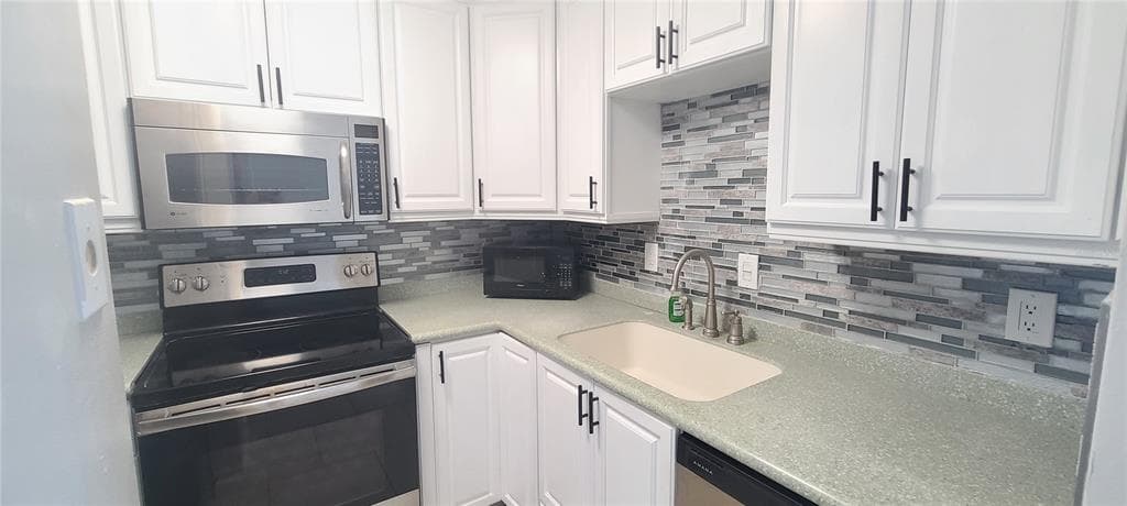 3051 S ATLANTIC AVENUE 1904 photo 6