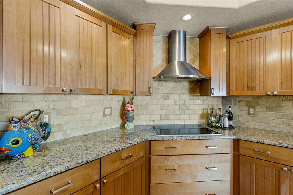 1090 PINELLAS BAYWAY S A5 photo 18